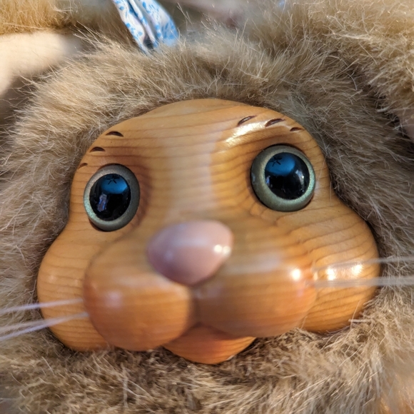 Robert Raikes Vintage Dottie wooden faced rabbit doll with stand - Picture 2 of 9